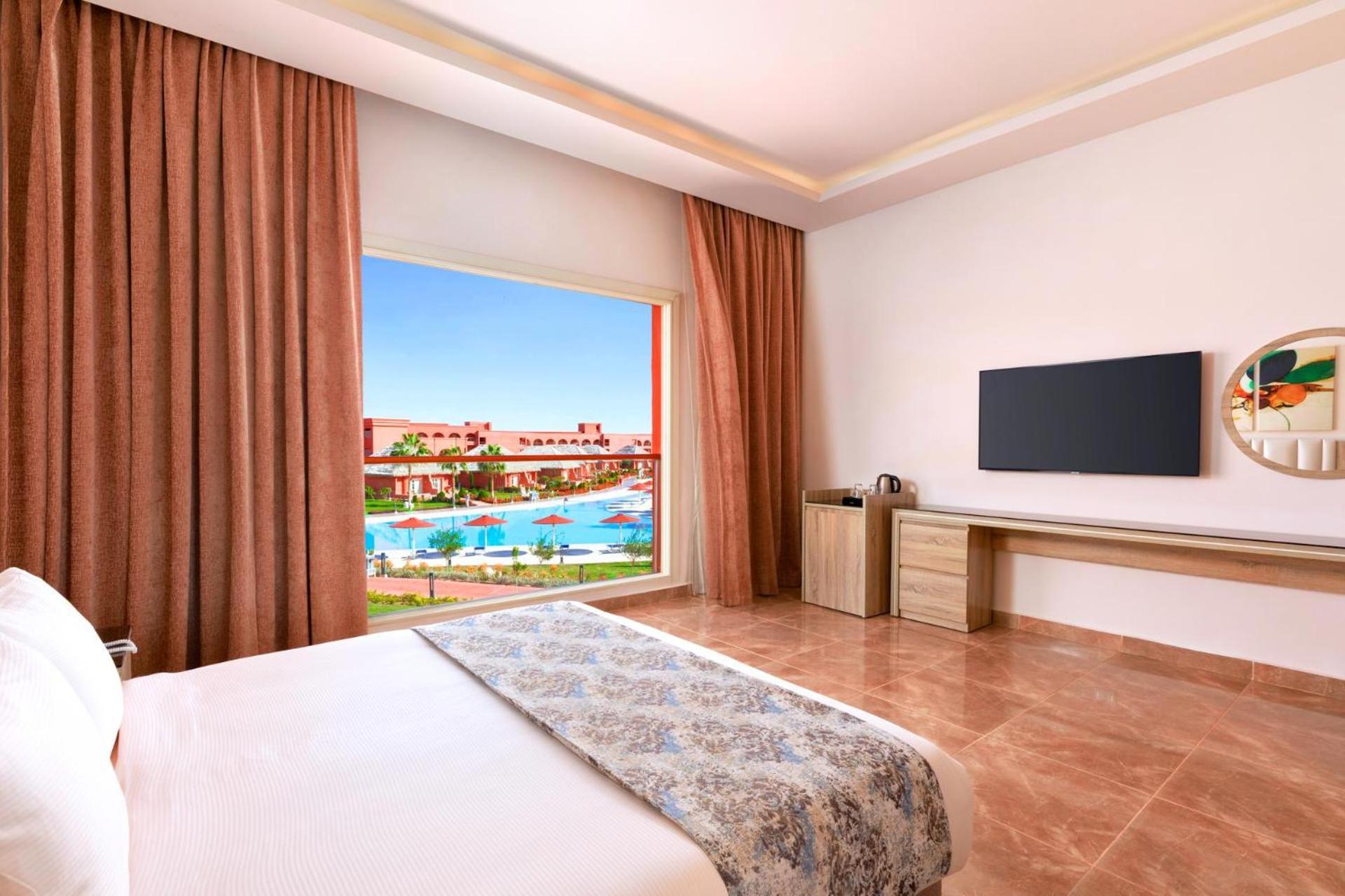 Pickalbatros Laguna Vista Aqua Park ชาร์มเอลชีค ภายนอก รูปภาพ A view of the resort from a room